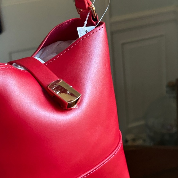 Red Hot Mini Bucket Bag New With Tags Crossbody Red Smooth Leather Look - Picture 7 of 16
